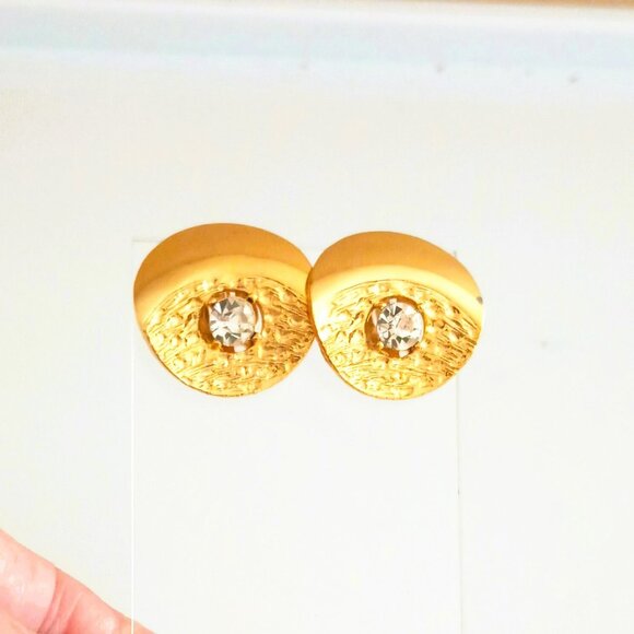 Vintage Textured Clip-On Earrings Statement Gold Tone Pronged Center Clear Stone - Picture 5 of 7